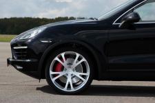 Porsche cayenne magnum 2013